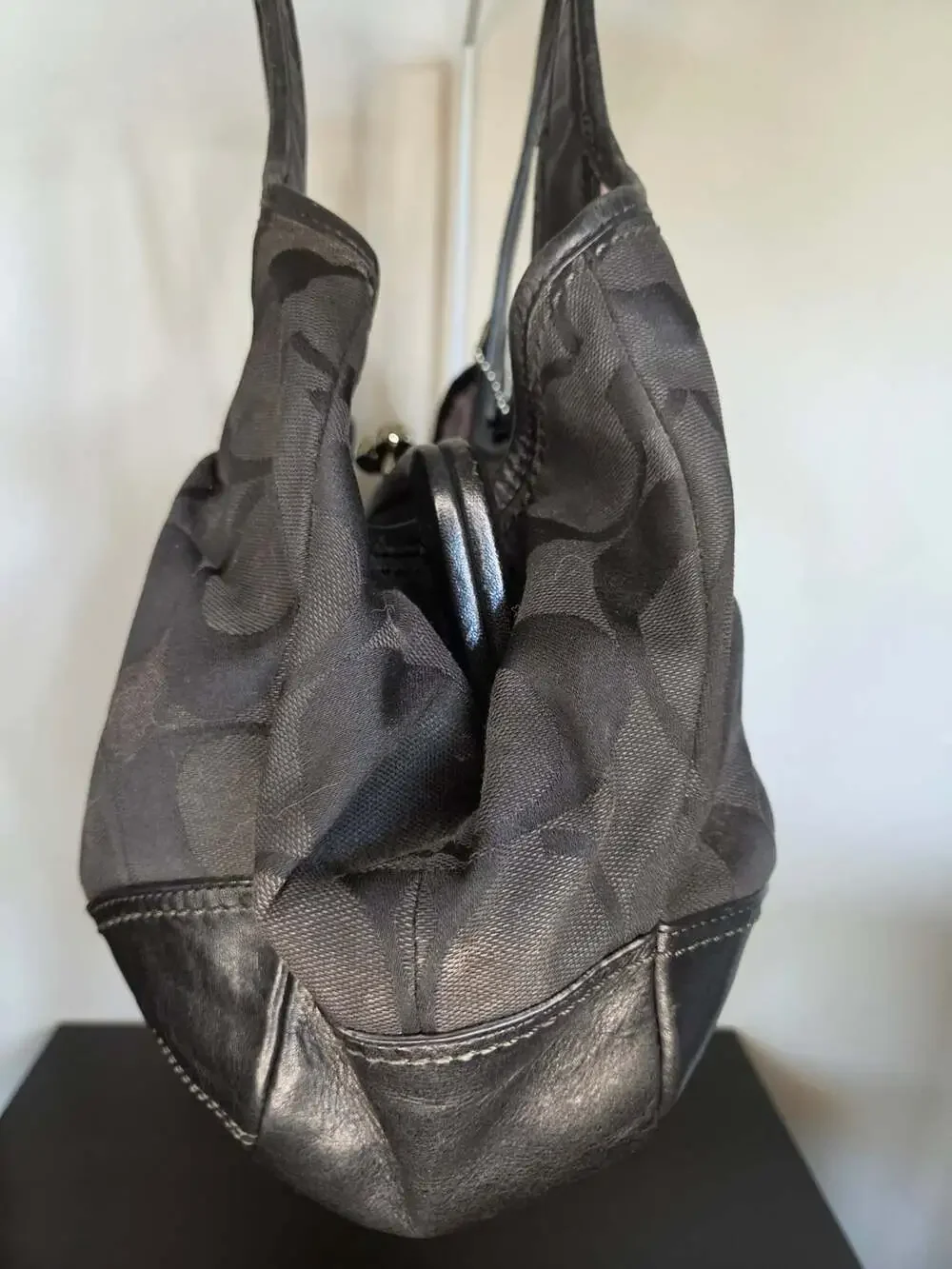 Coach Signature Canvas Ergo Kiss Lock Hobo Shoulder Bag Black F0869-12232
